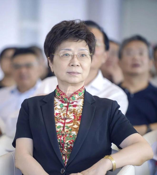 2025年第四期“提振消费维护权益”大讲堂成功举办 上海伴手礼新亮点精彩呈现(图2)