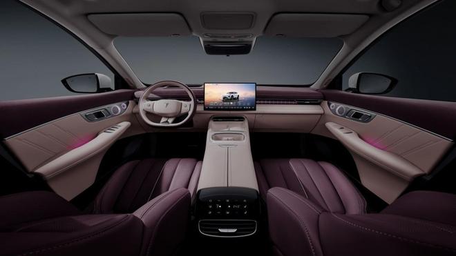 同级最“豪”座舱含“华”量最高选择？深蓝S07亮相成都车展(图2)