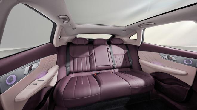 同级最“豪”座舱含“华”量最高选择？深蓝S07亮相成都车展(图4)