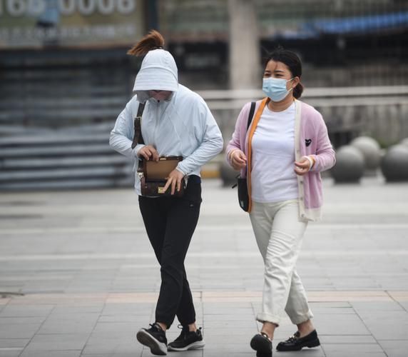 一换季就过敏？医生提醒：易过敏人群切勿“忍忍就好”(图2)